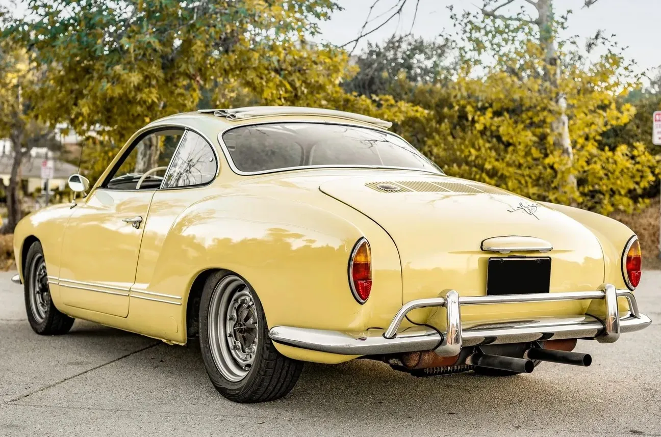 Volkswagen Karmann Ghia
