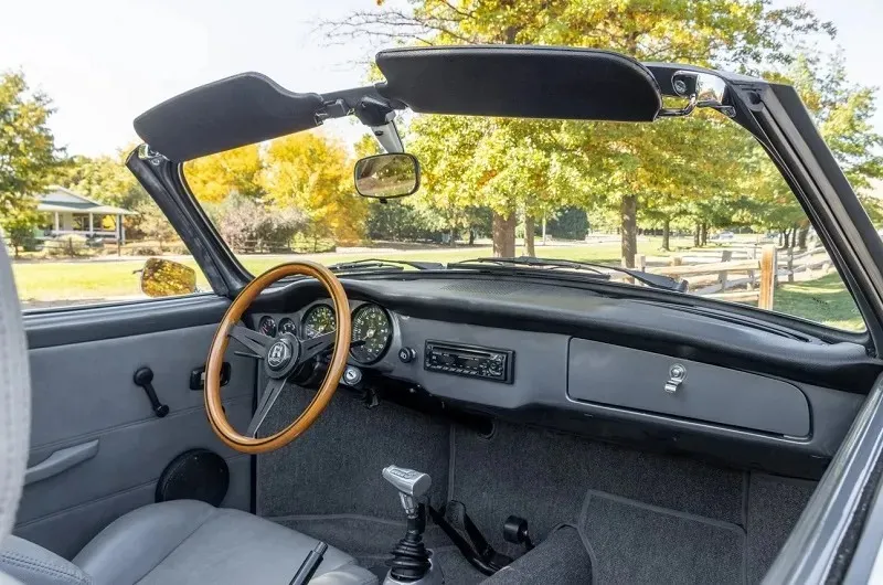 Volkswagen Karmann Ghia