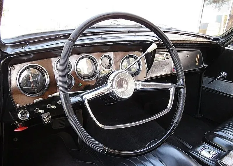 Studebaker Gran Turismo Hawk