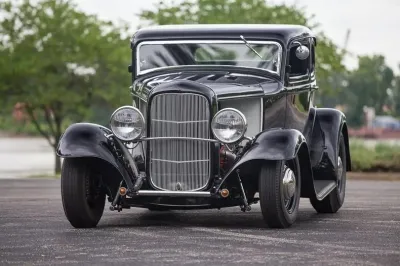 1932 Ford 5-Window Coupe