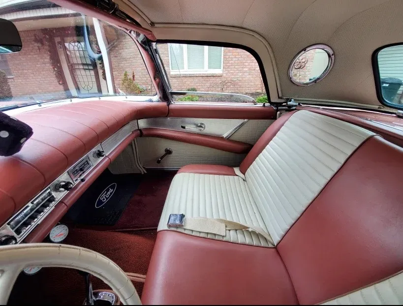 Ford Thunderbird