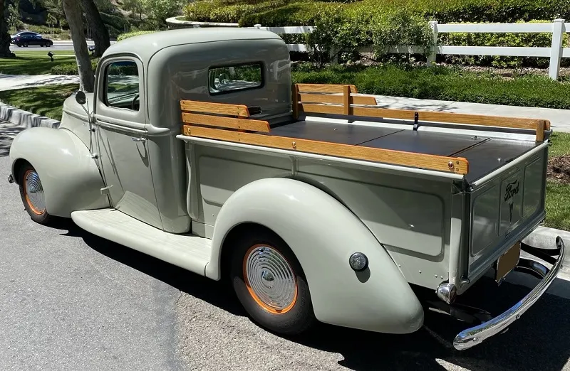 Ford Pickup