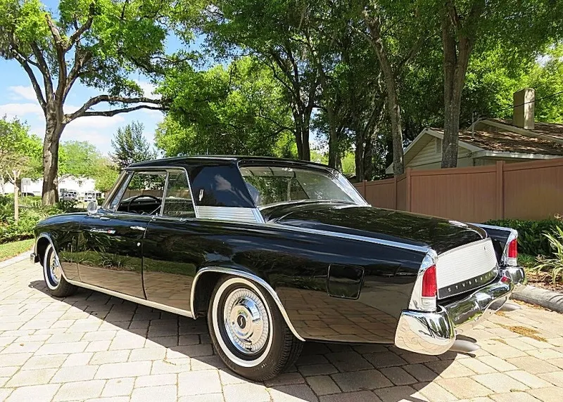 Studebaker Gran Turismo Hawk
