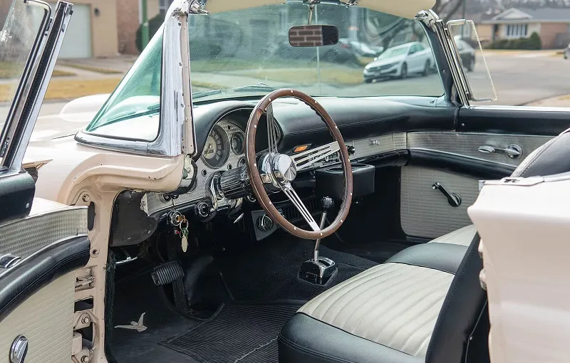 Ford Thunderbird