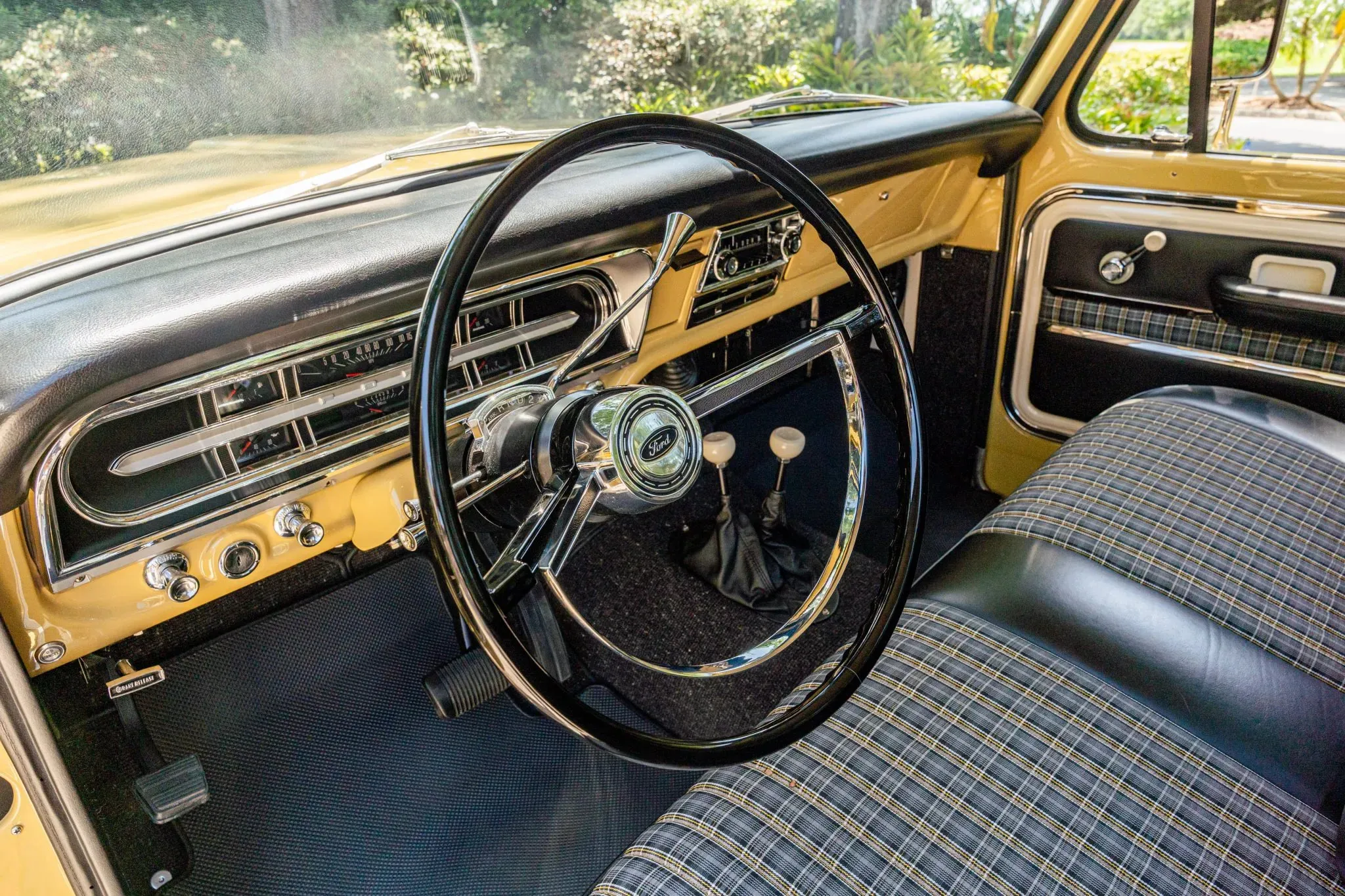 Ford F-100