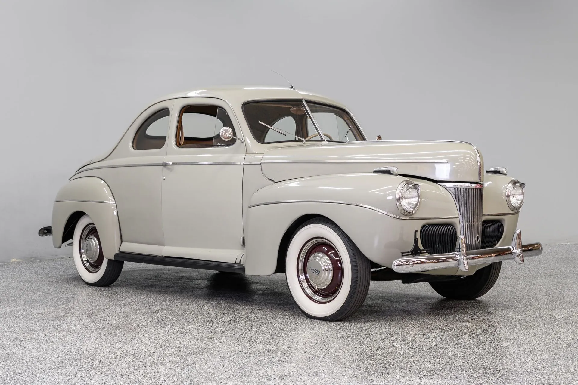 Ford Deluxe