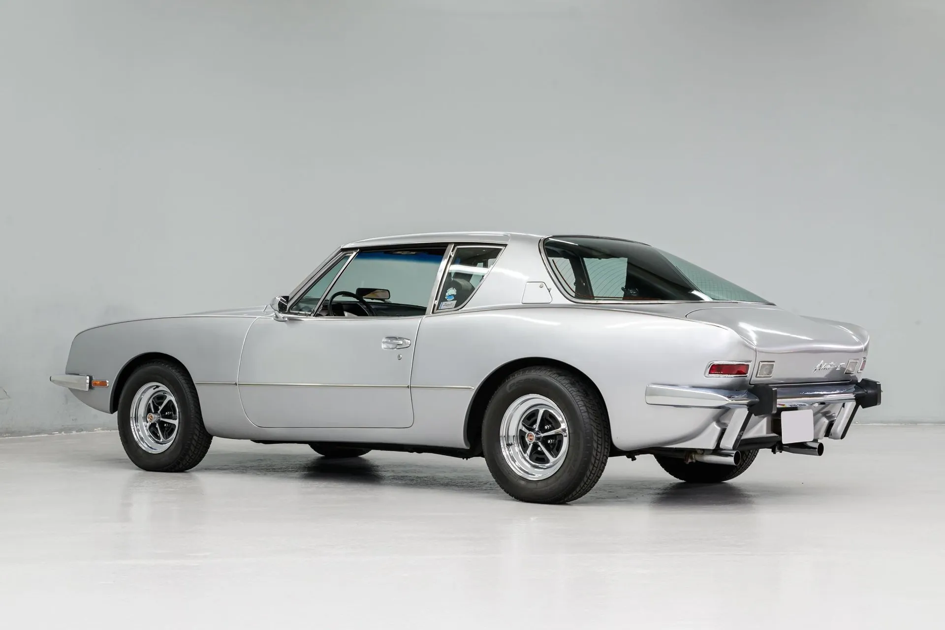 Studebaker Avanti II