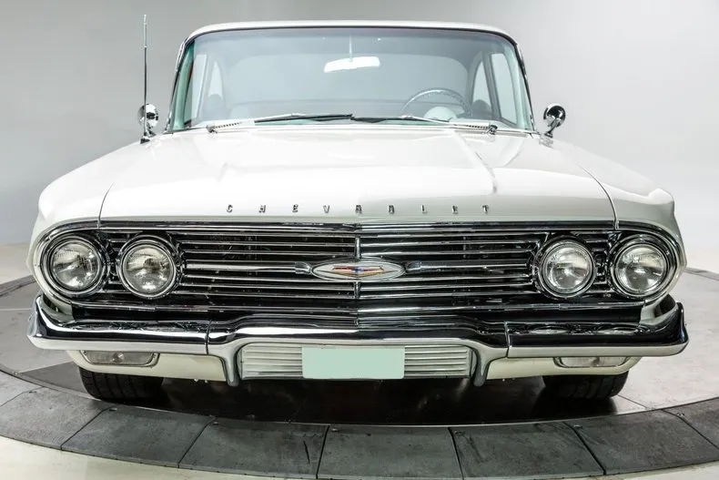 1960 Chevrolet Biscayne Pearl White