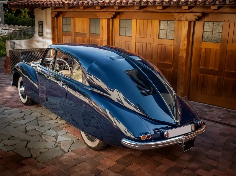 Tatra T87