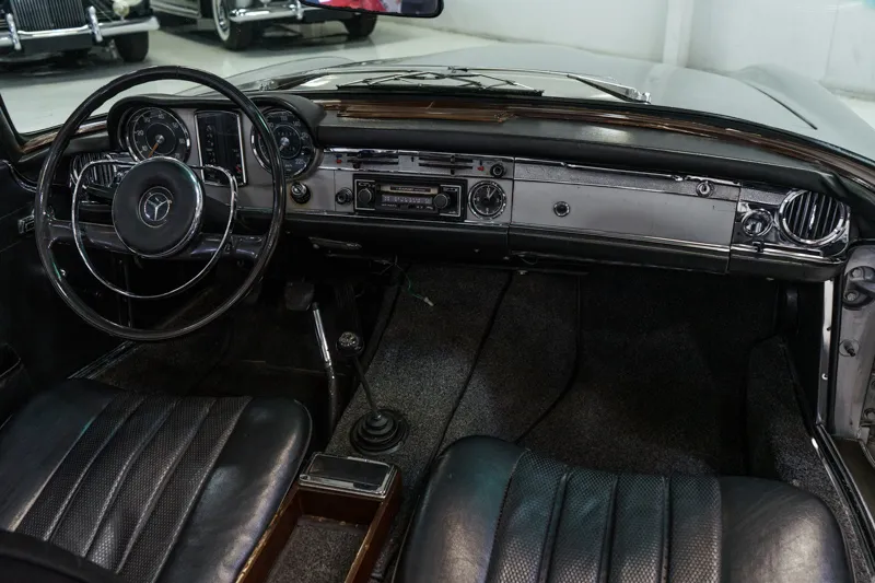 Mercedes-Benz SL-Class