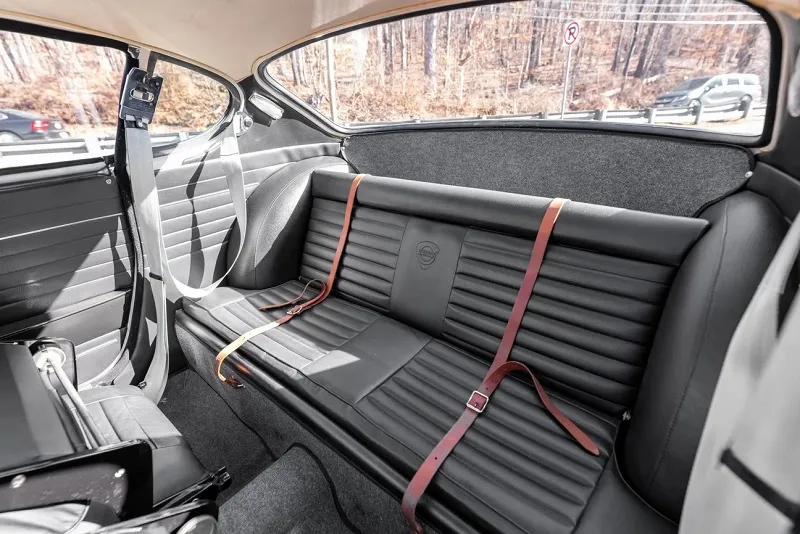 Volvo P1800S