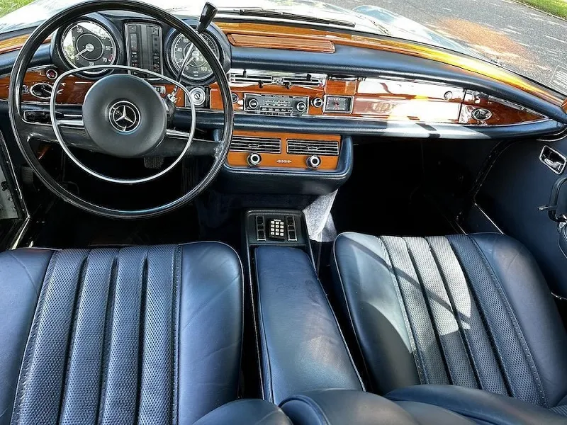 Mercedes-Benz 280SE