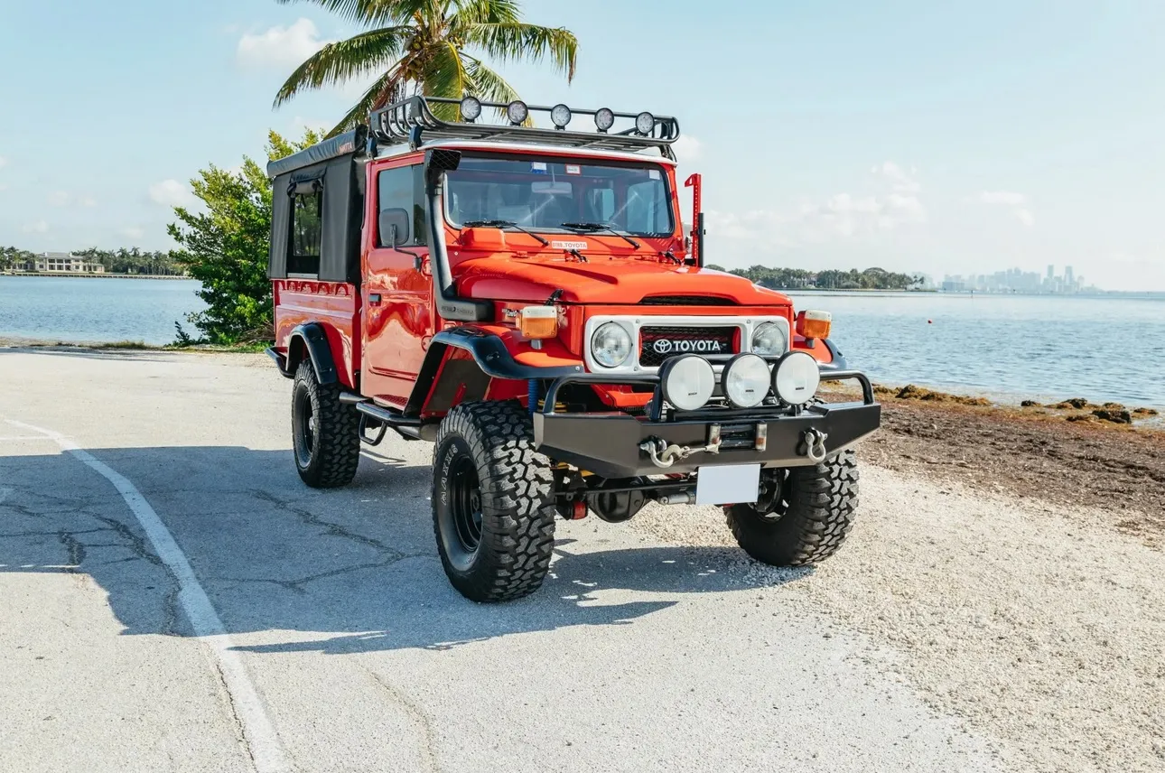 Toyota Land Cruiser FJ45