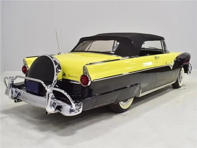 Ford Fairlane Sunliner