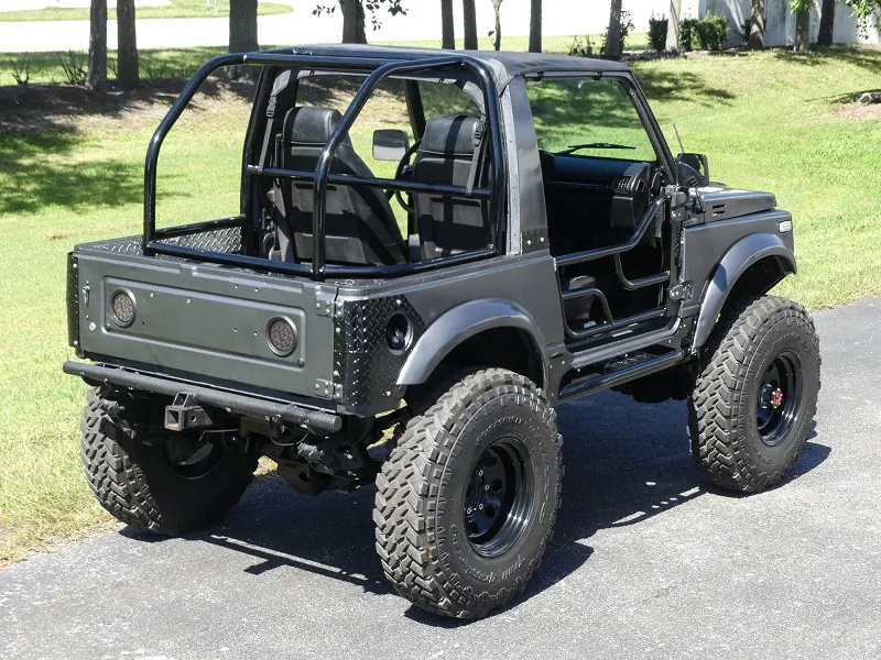 Suzuki Samurai