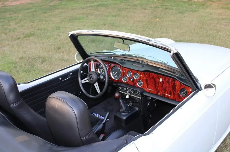 Triumph TR6