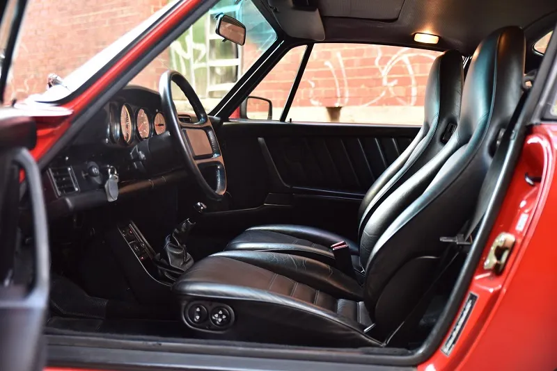 Porsche 930