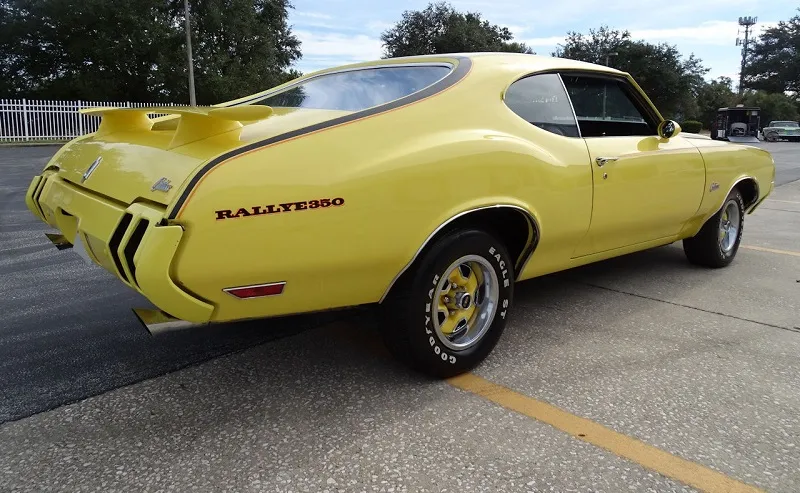 Oldsmobile Cutlass
