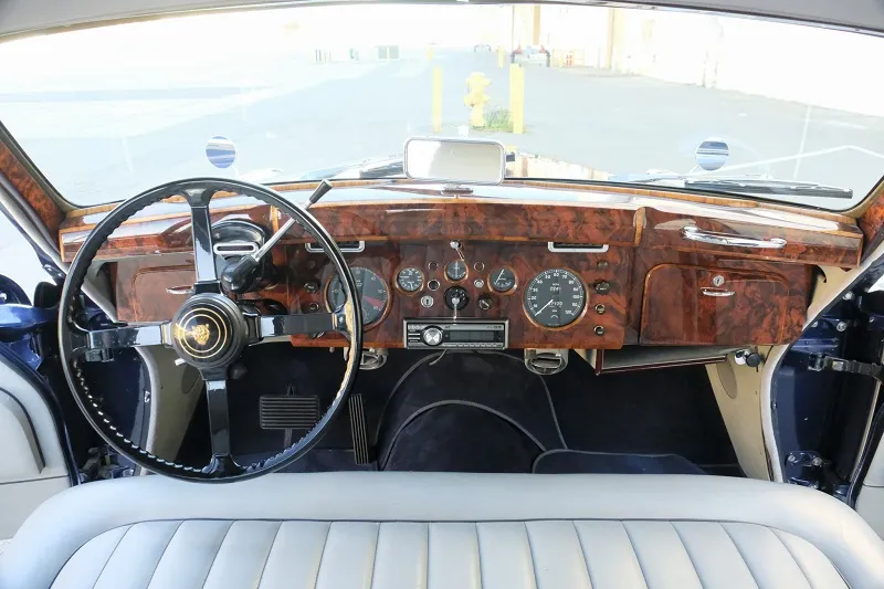 Jaguar MK IX