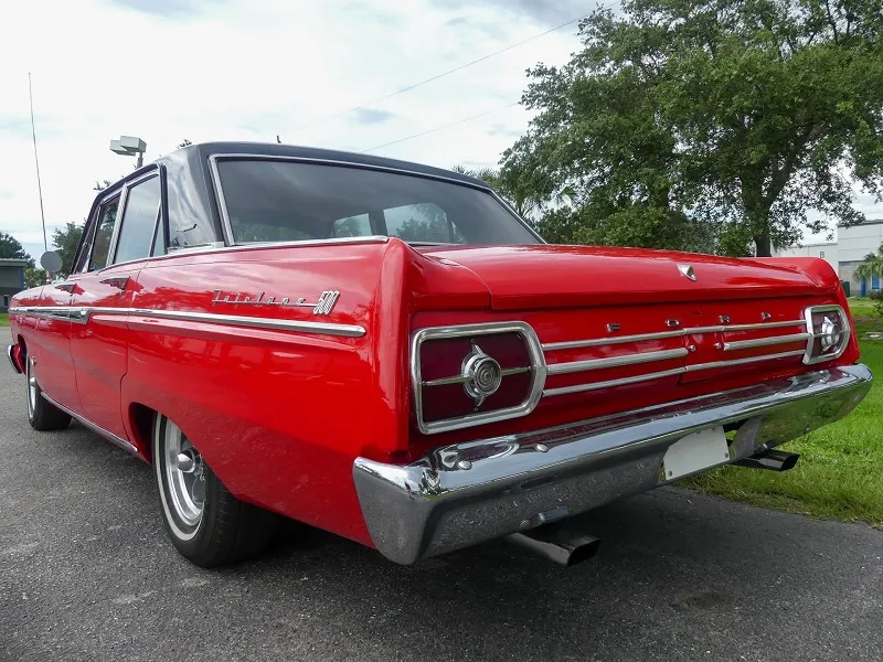Ford Fairlane 500