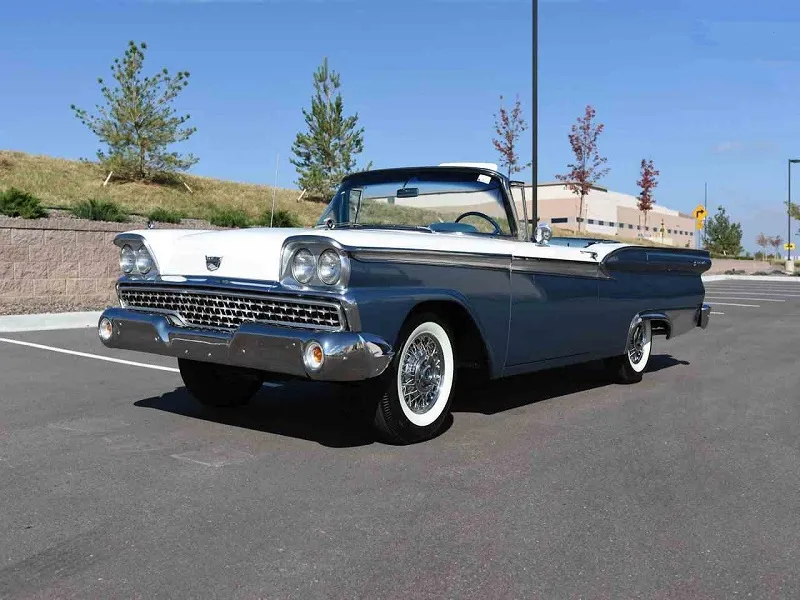 1957 Ford Skyliner