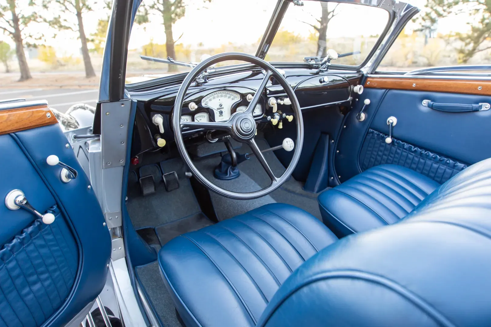 BMW 327