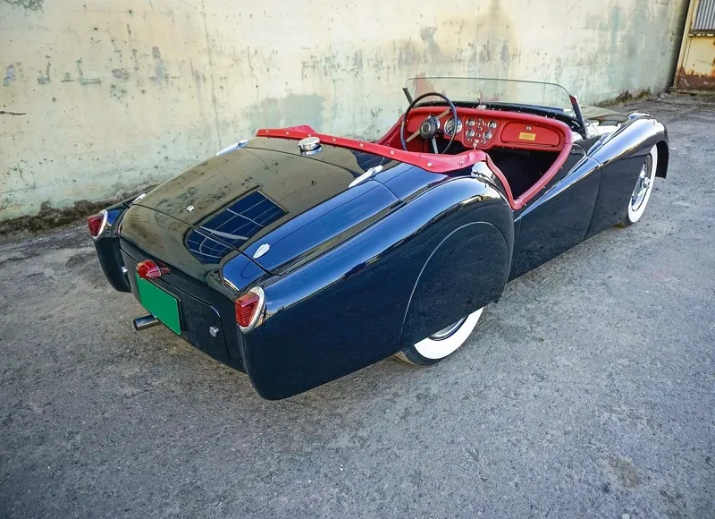 Triumph TR2