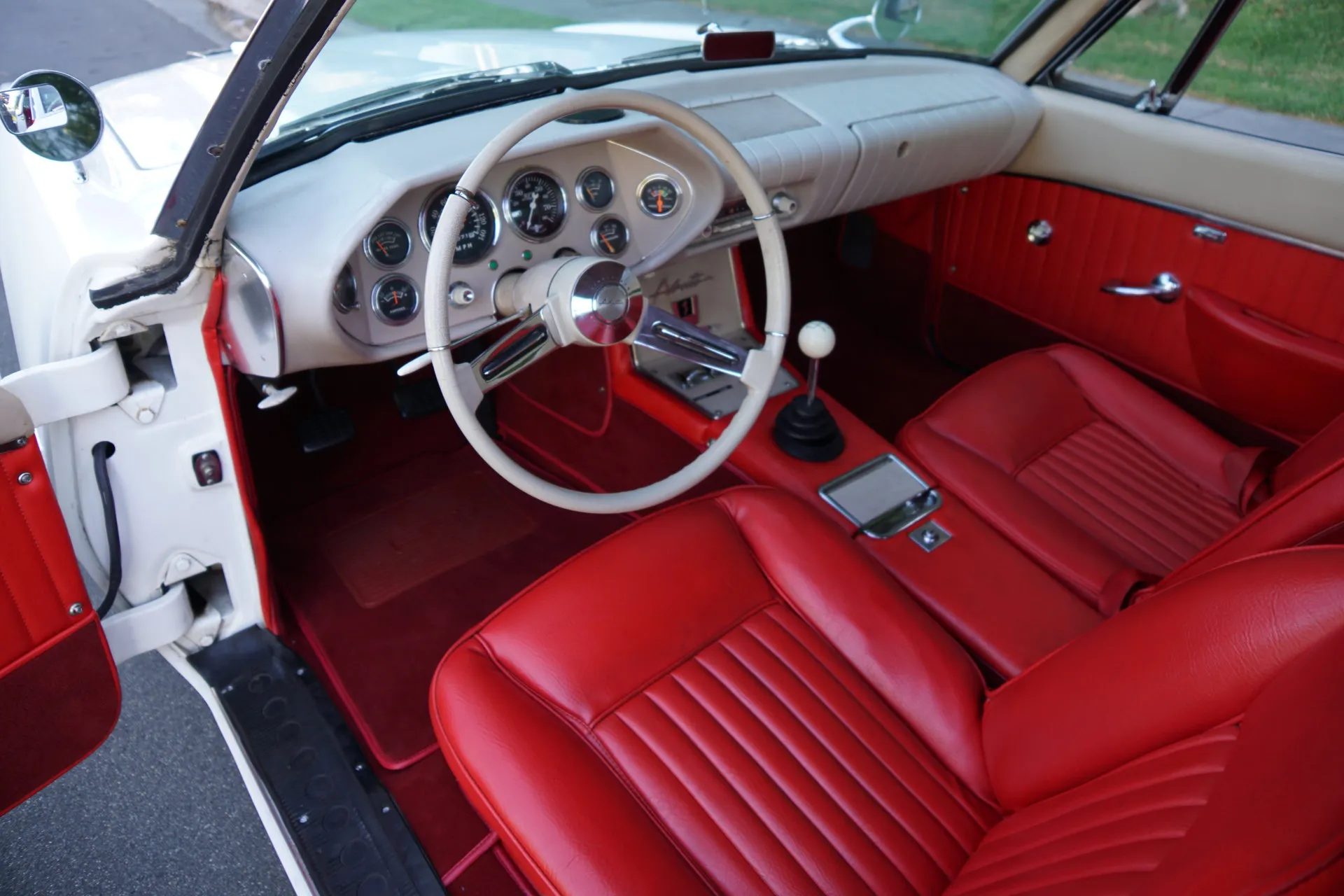Studebaker Avanti