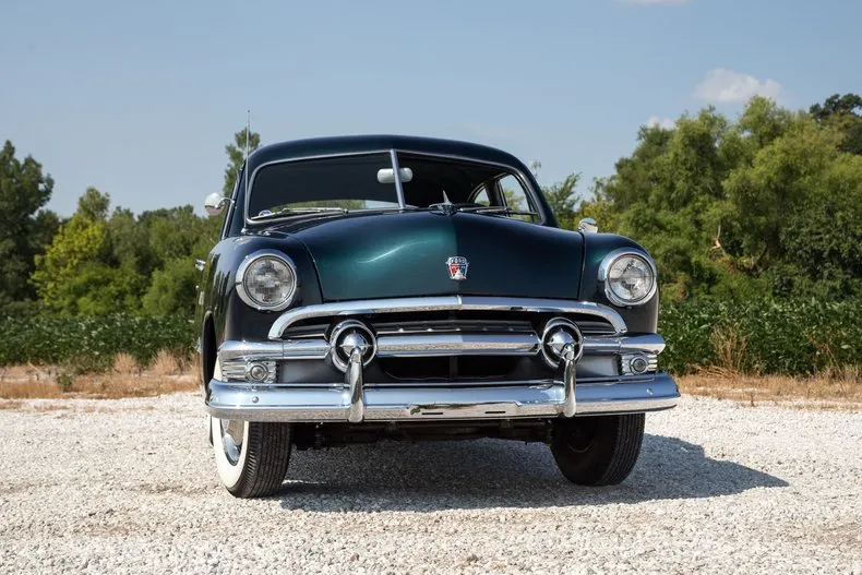 Ford Custom Deluxe