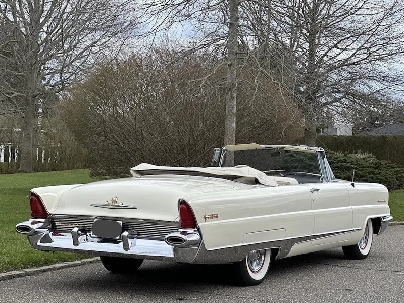 Lincoln Premier