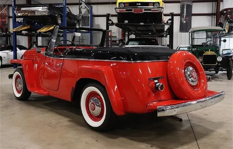 Willys Jeepster