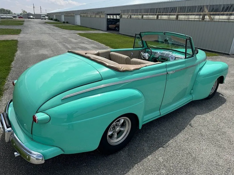 Ford Super Deluxe