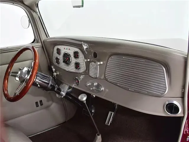 Ford 5-Window