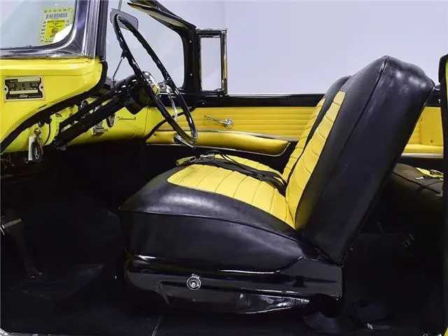 Ford Fairlane Sunliner