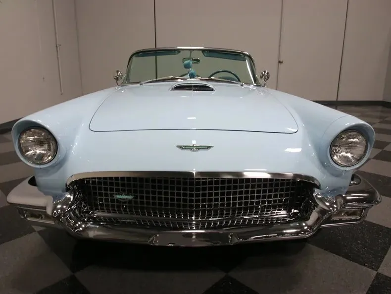 Ford Thunderbird