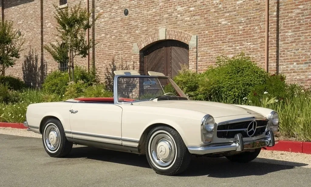 Mercedes-Benz W113 "Pagoda"