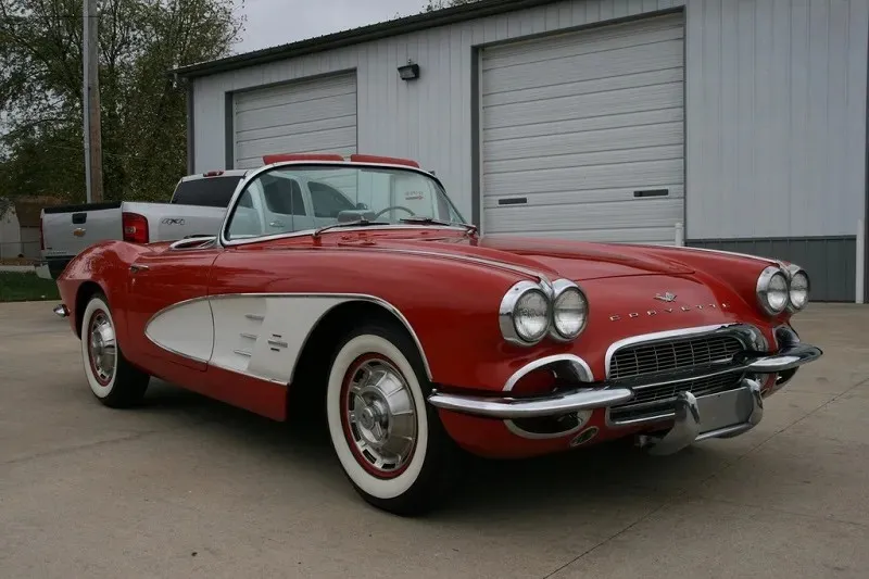 1961 Chevrolet Corvette  4 SPEED ROMAN RED