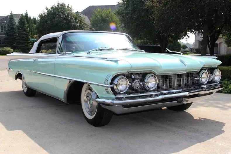 Oldsmobile Ninety-Eight