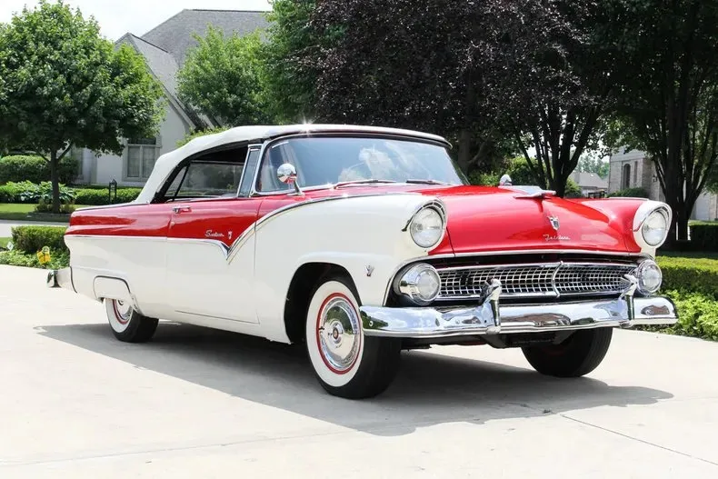 1955 Ford Fairlane Sunliner