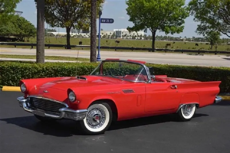 1957 FORD THUNDERBIRD