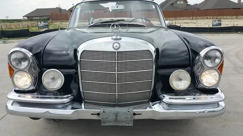 Mercedes-Benz 220SE