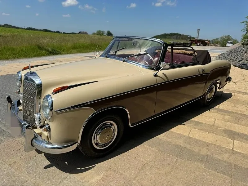 1956  Mercedes-Benz   220 S Cabriolet