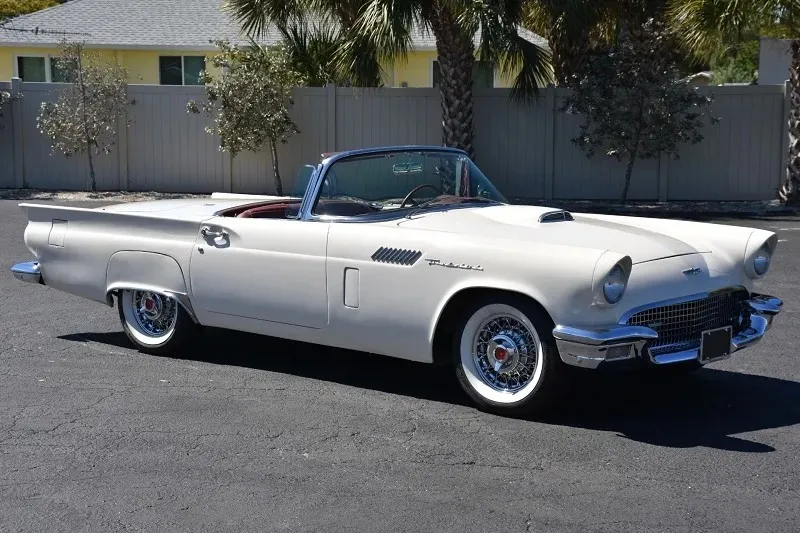 Ford Thunderbird