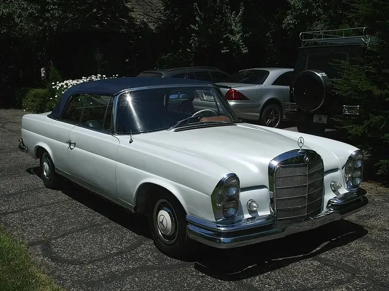 1963 Mercedes-Benz 220SE Cabriolet