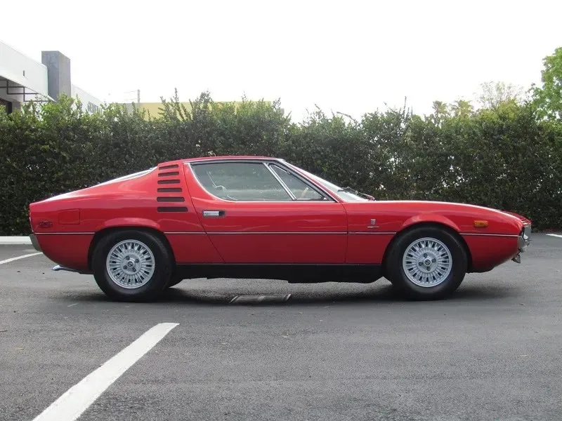 Alfa Romeo Montreal