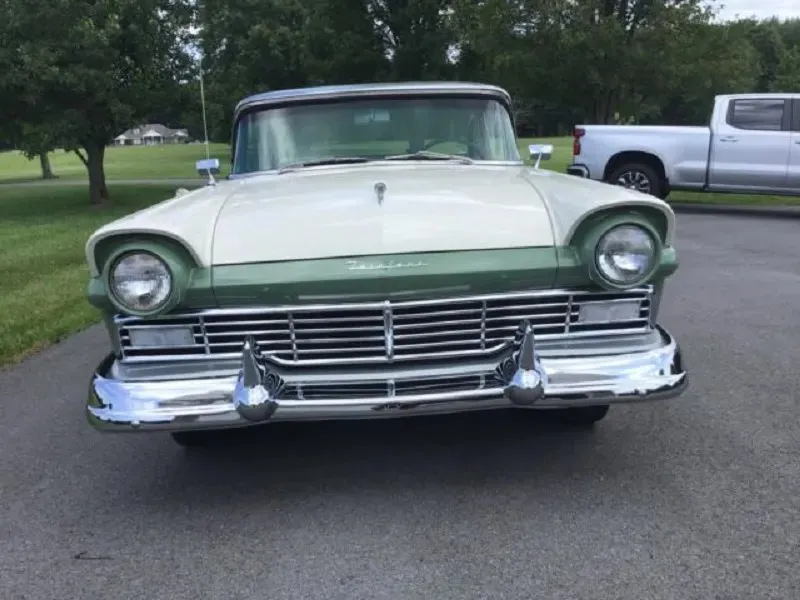 Ford Fairlane