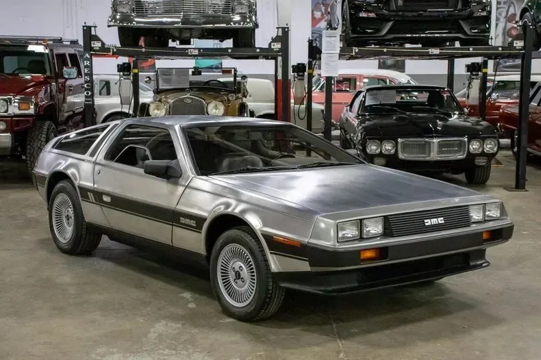 DeLorean DMC-12