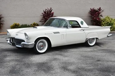 1957 Ford Thunderbird