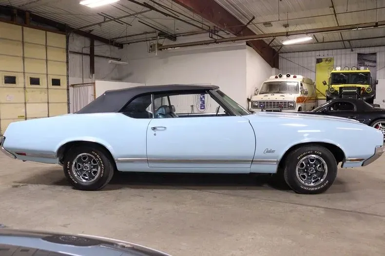 Oldsmobile Cutlass