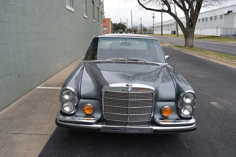 Mercedes-Benz 300SEL